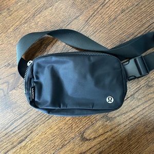 Lululemom everywhere belt bag